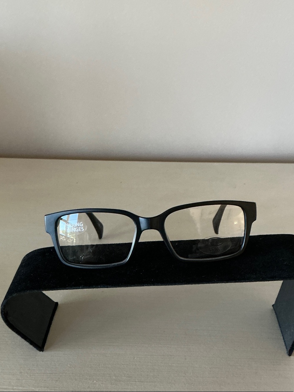 Authentic, Oscar de la Renta Matte Black Rectangular Men's +1.50 Readers
